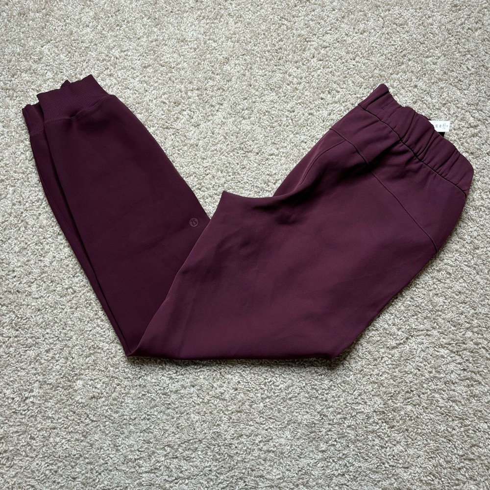 Lululemon On the Fly Jogger
